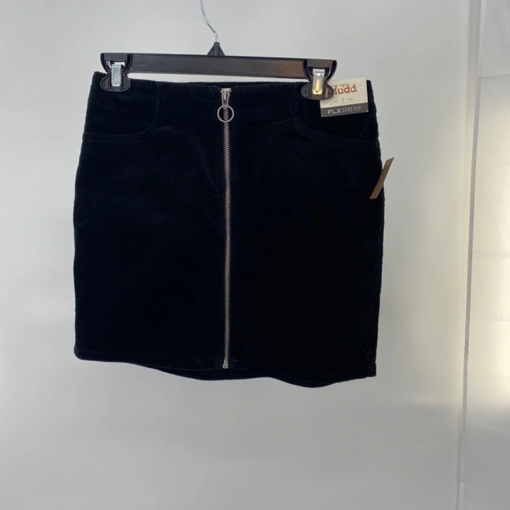 Mudd Corduroy Skirt Size 7 NWT